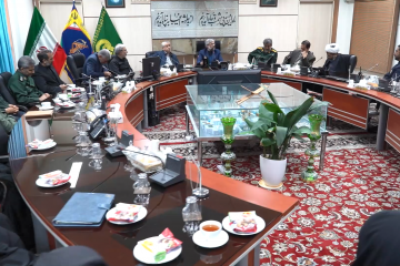 دیدار مدیر عالی حرم مطهر رضوی با فرمانده و نیروهای یگان حفاظت حرم مطهر رضوی در هفته بسیج