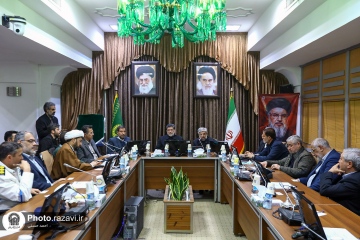 نشست مشترک قائم مقام آستان قدس رضوی با معاونین و شورای اداری حرم مطهر رضوی در آستانه شب های قدر و سال جدید