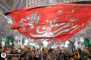 گزارش متفاوت از حضور پرشور و گسترده مردم مشهد در مراسم گرامیداشت شهدای مقاومت در حرم مطهر رضوی