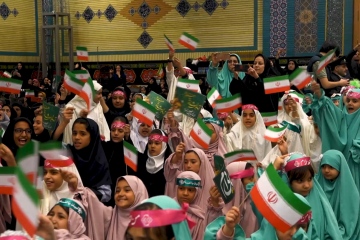 افطاری متفاوت 2 هزار دختر روزه اولی زیر سایه پرچم امام مهربانی