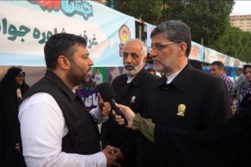 بازدید قائم‌ مقام آستان قدس رضوی از جلوه‌های عشق مردمی در موکب‌های امام‌رضایی‌ها
