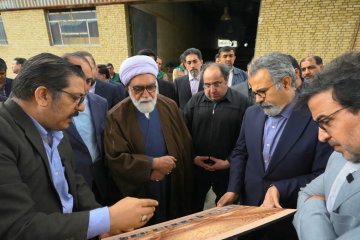 بازدید تولیت آستان قدس رضوی از مراحل ساخت تزیینات معماری رواق امیرالمؤمنین(ع)